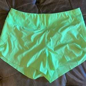 Athleta Run with It short- size M